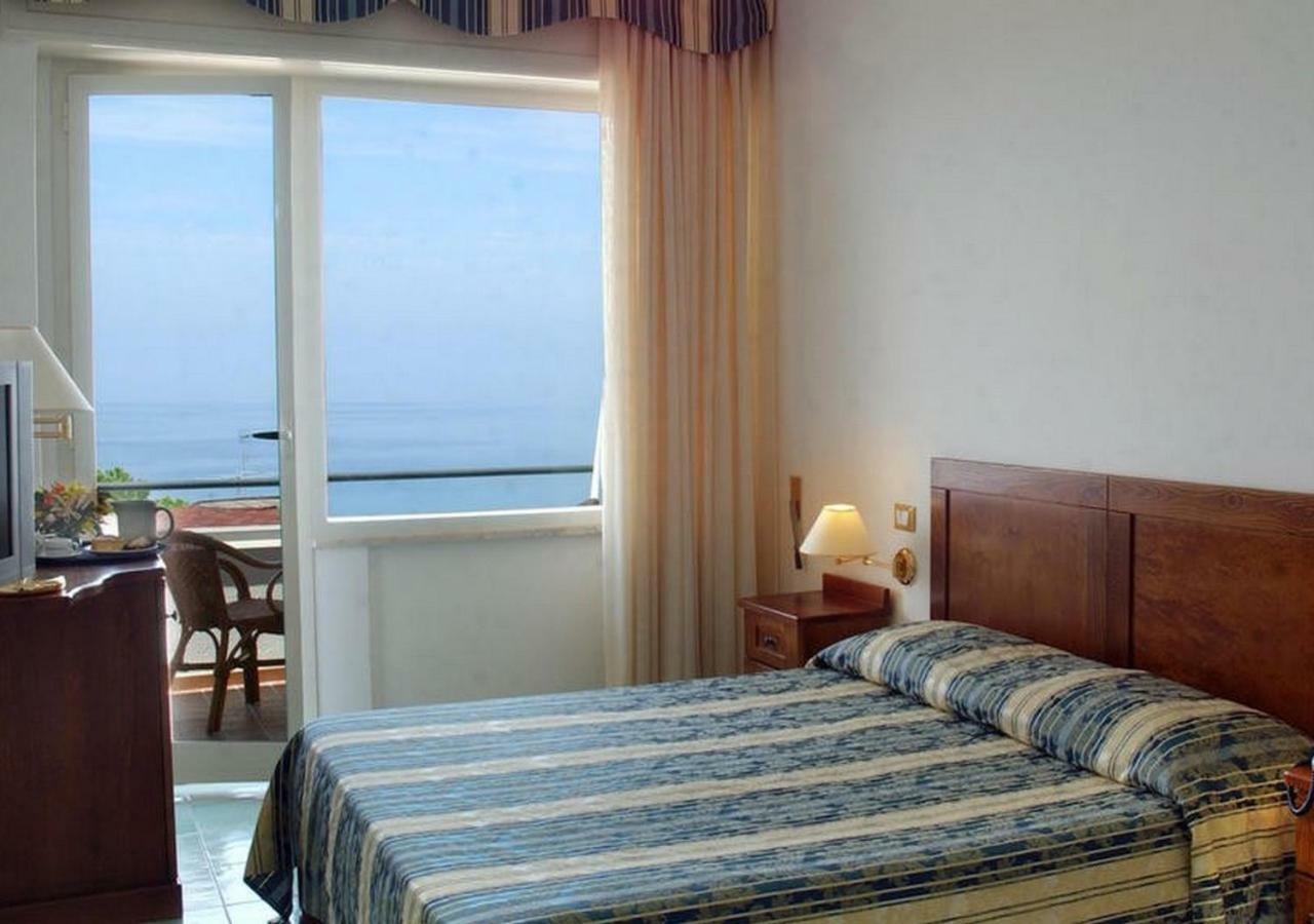 Hotel Baia Trogir Exterior foto